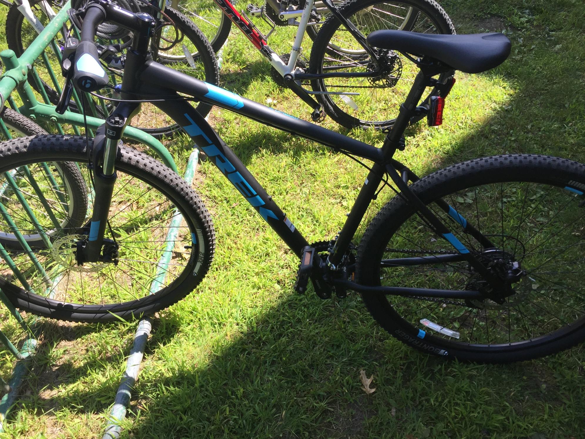 2017 Trek MARLIN 5 Mountain Bike Black