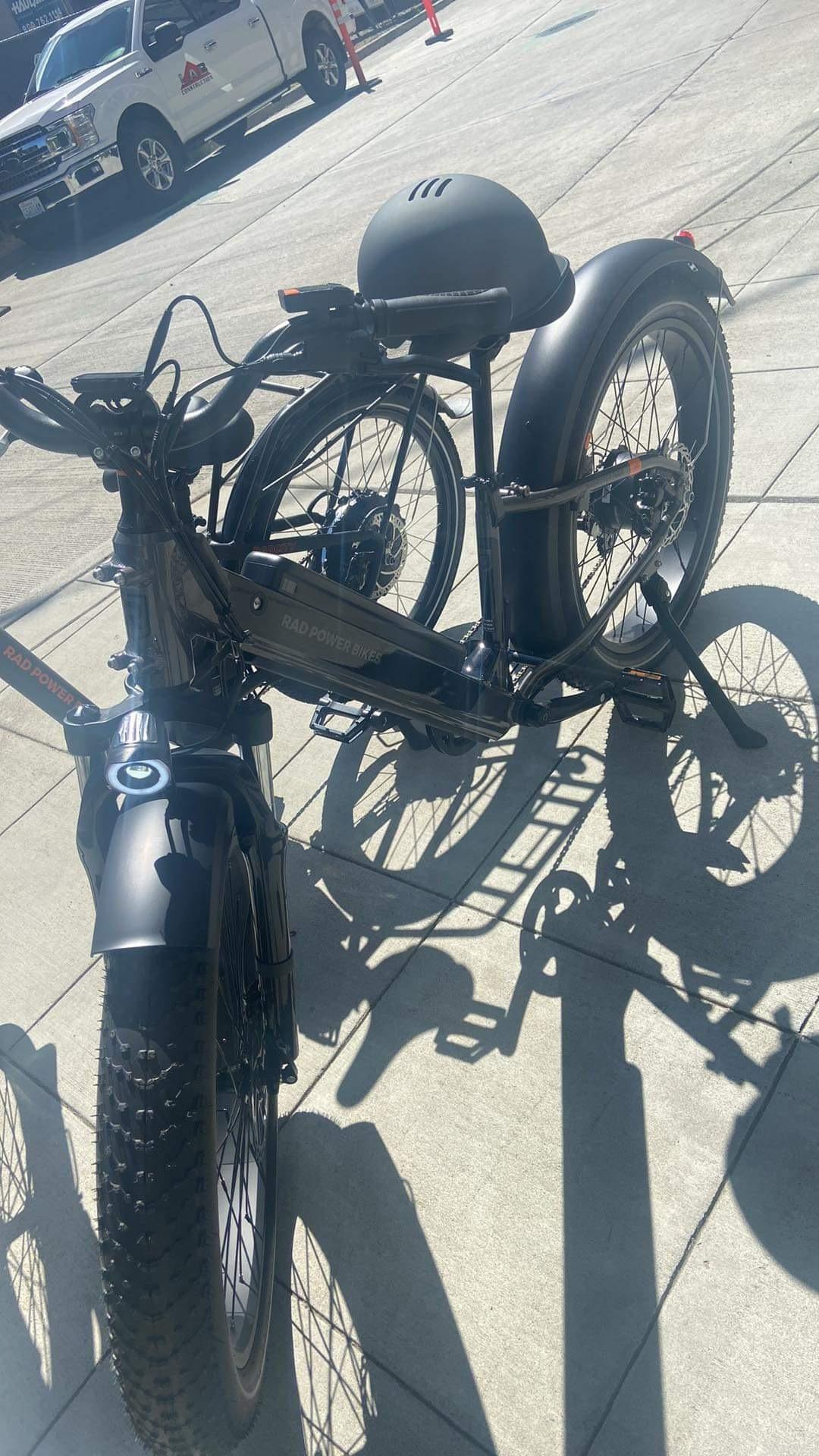 2022 Rad Power Bikes Rad Rover 6 Plus Silver, gray or bare metal