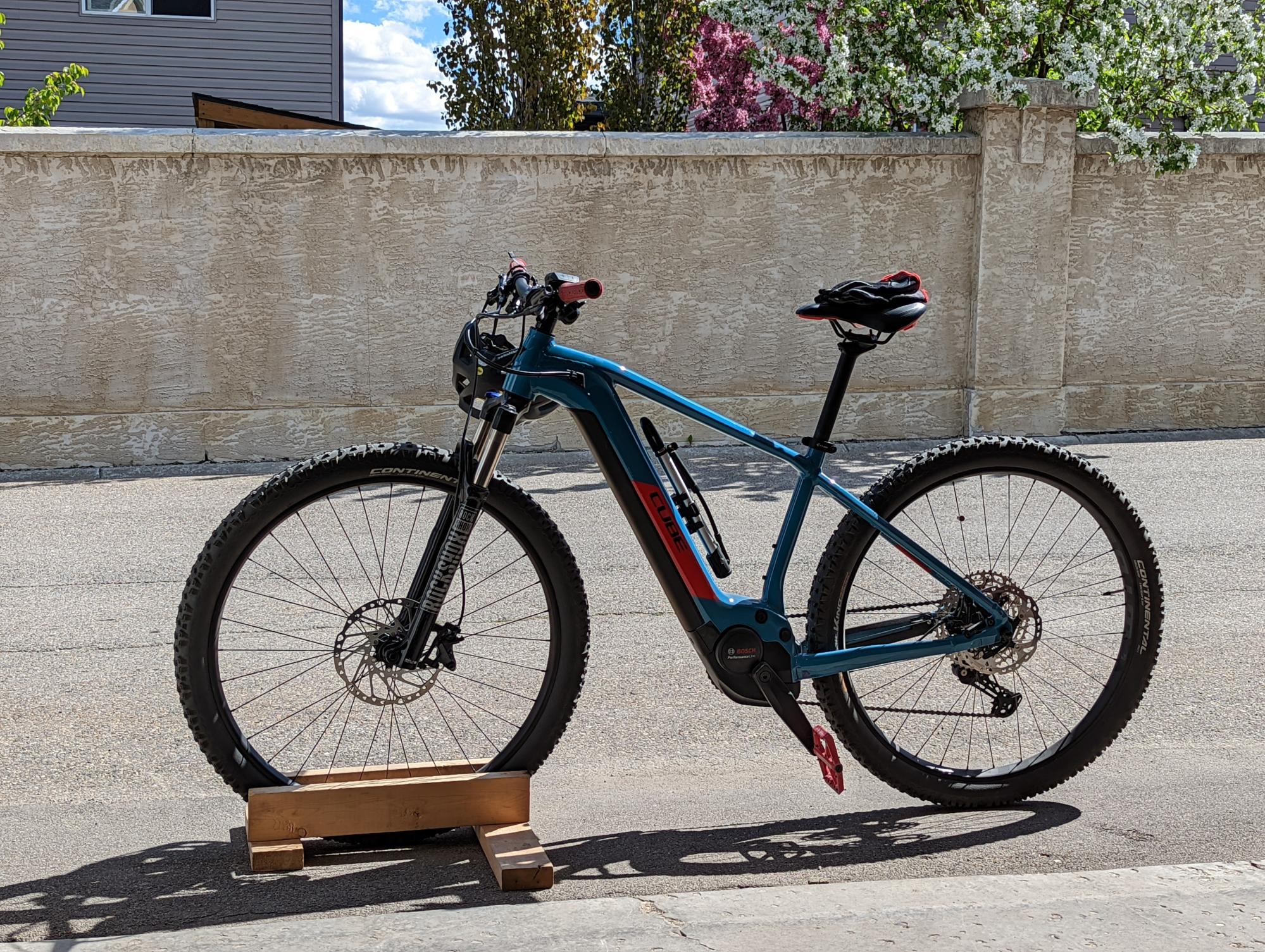 2021 Cube HYBRID REACTION PERFORMANCE Blue