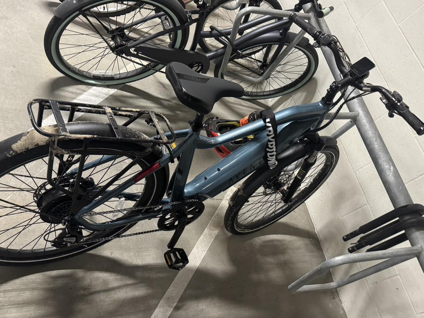 Aventón Level 2 Mens LG SALE Black