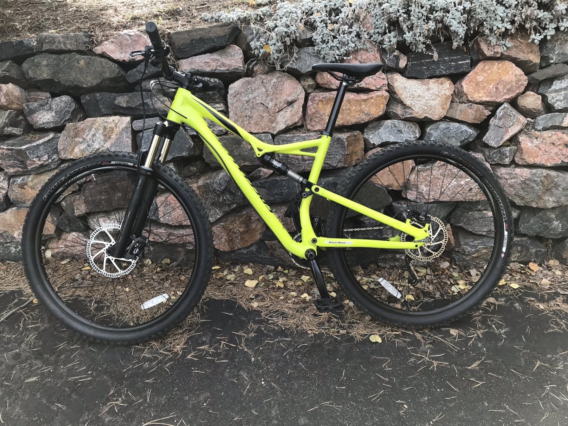 2017 Specialized Hyper Green/Black LG (10110414) Green