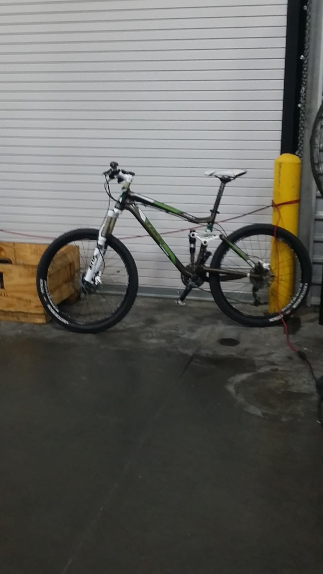 2011 Trek Fuel EX 8 Green, Brown, and White