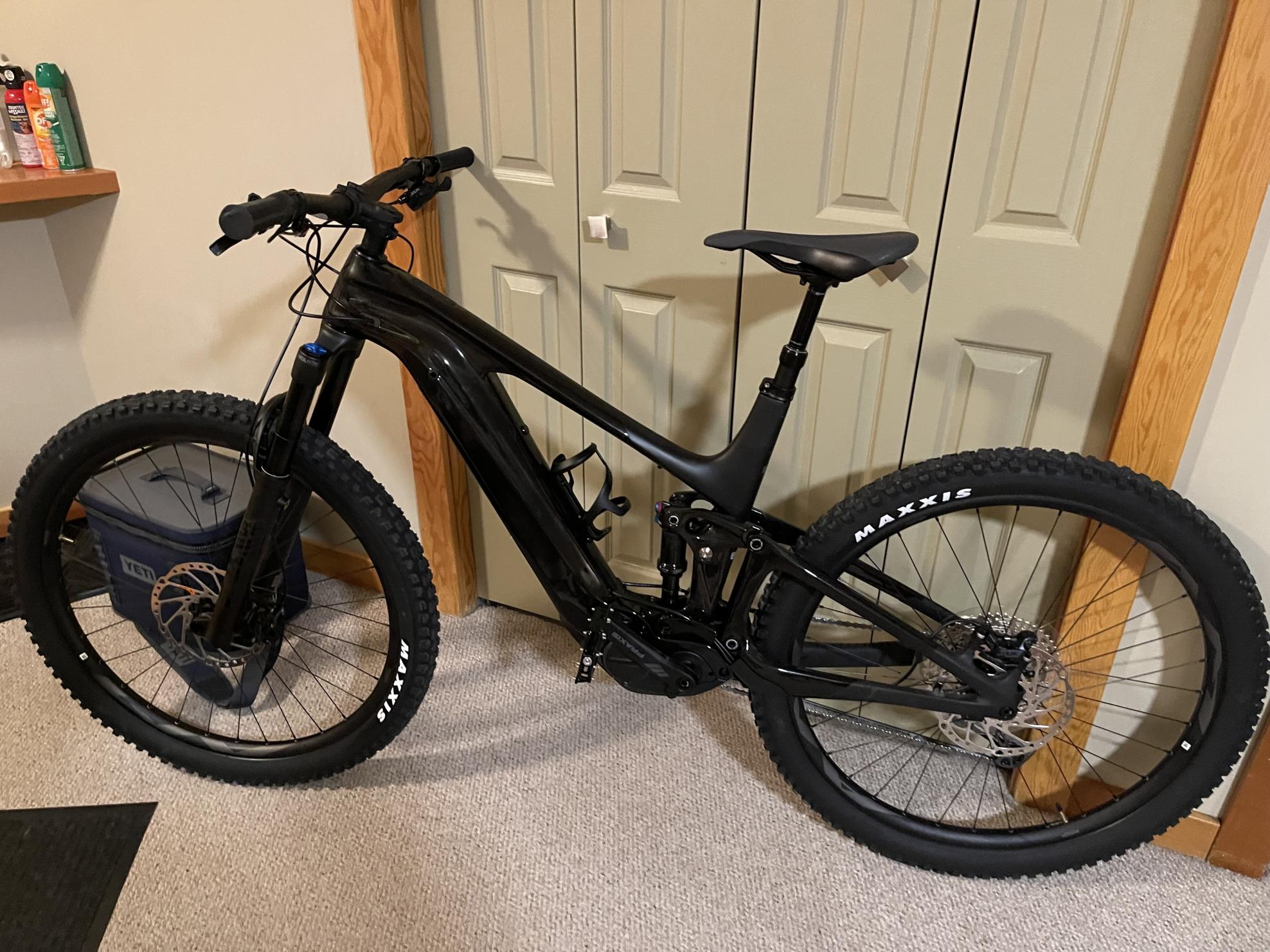 2024 Giant 23 Trance XAdvanced Black