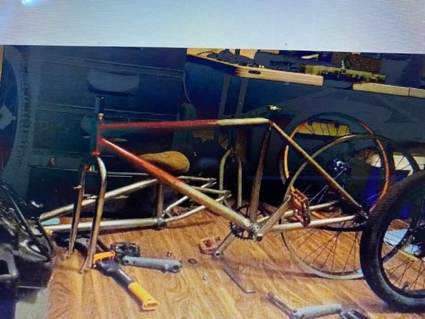 Bombtrack Dash Silver, gray or bare metal