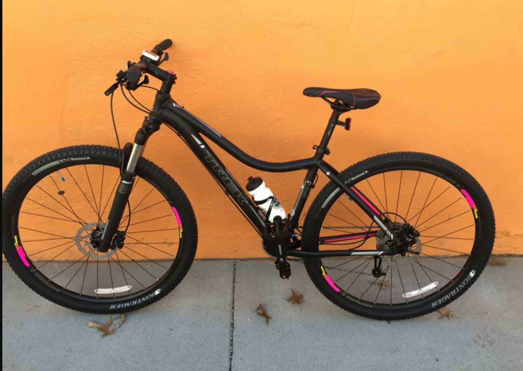 2016 Trek SKYE SL WSD 15.5 65 Black and Pink
