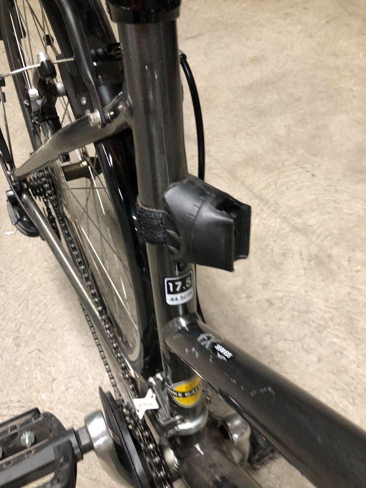 2015 Trek FX 7.1 Silver, gray or bare metal