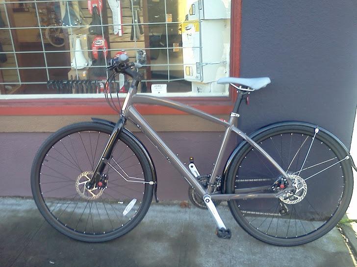 2010 Specialized Globe Vienna 3  Brown