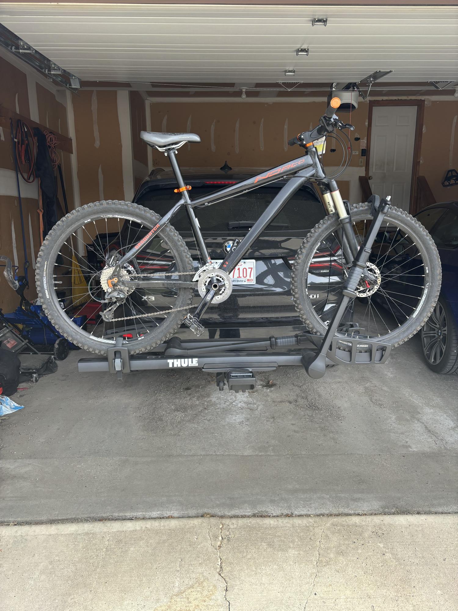 2016 Norco Bikes Norco Sasquatch Black and Red