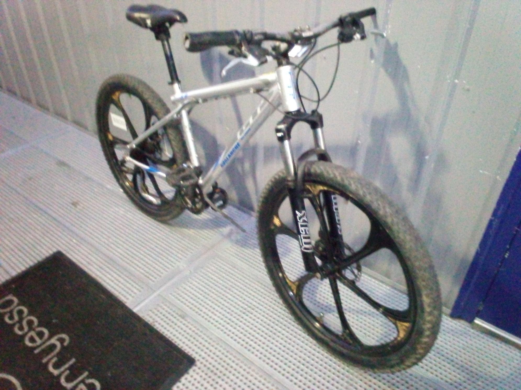 GT Bicycles Avalanche All Terra 3.0 Silver, gray or bare metal