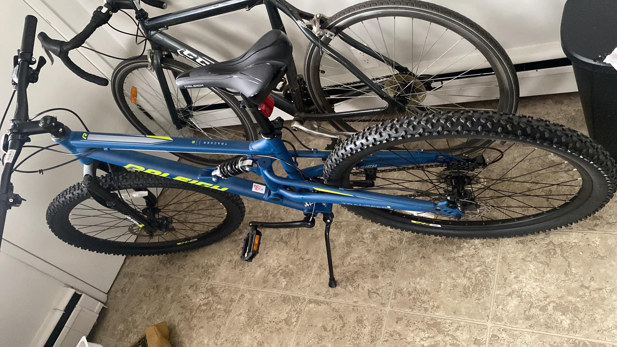 2022 CCM Road bike Black
