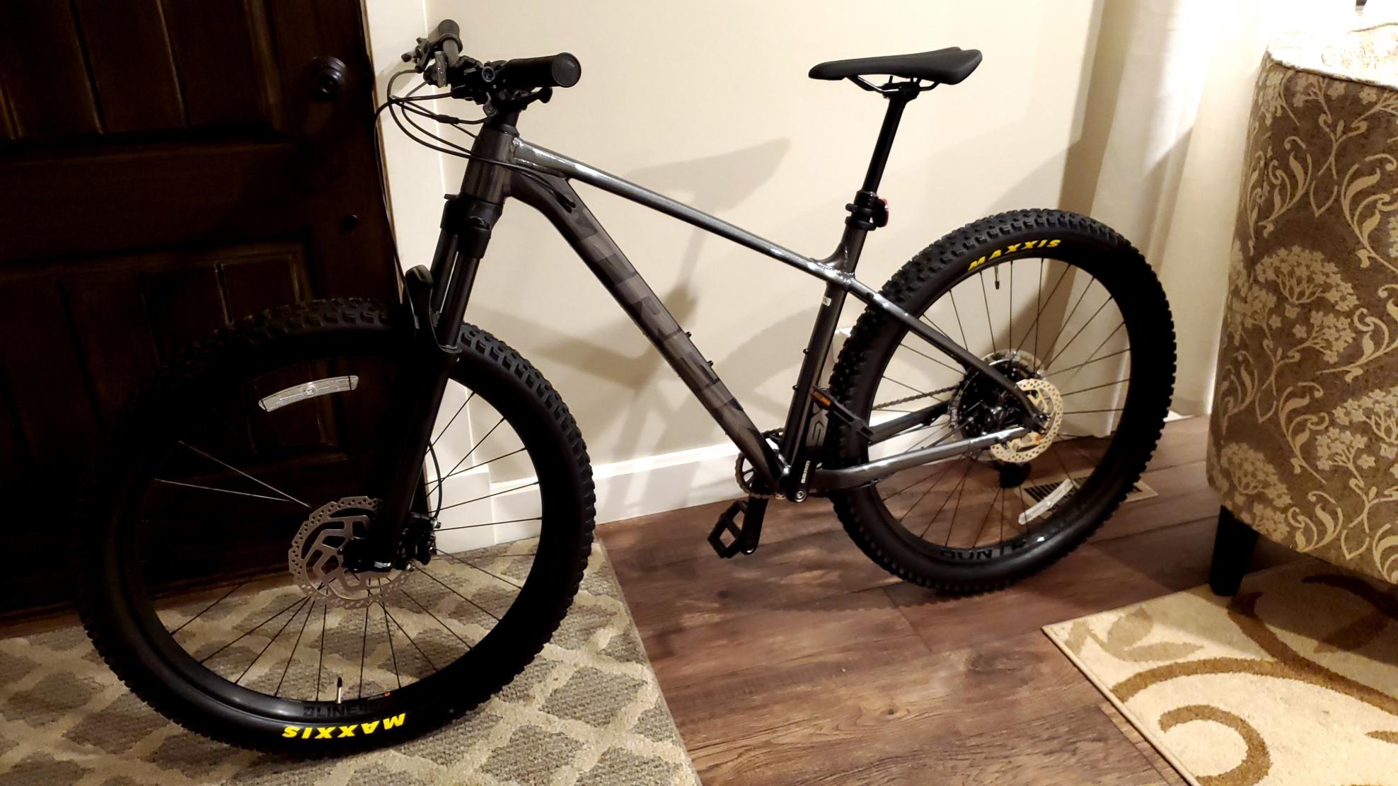 2020 Trek Roscoe 7 Silver, gray or bare metal