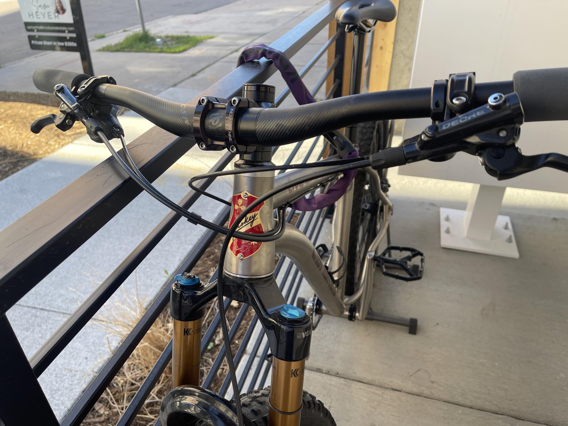 2022 Lynskey Live Wire Silver, gray or bare metal