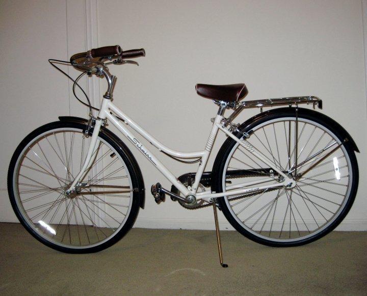 2010 Scwinn Cream 1-Speed Women\\'s  White