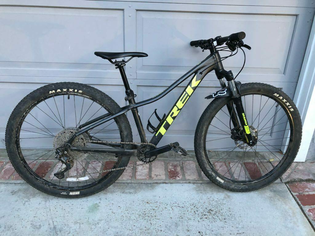 2022 Trek Marlin 6 Black