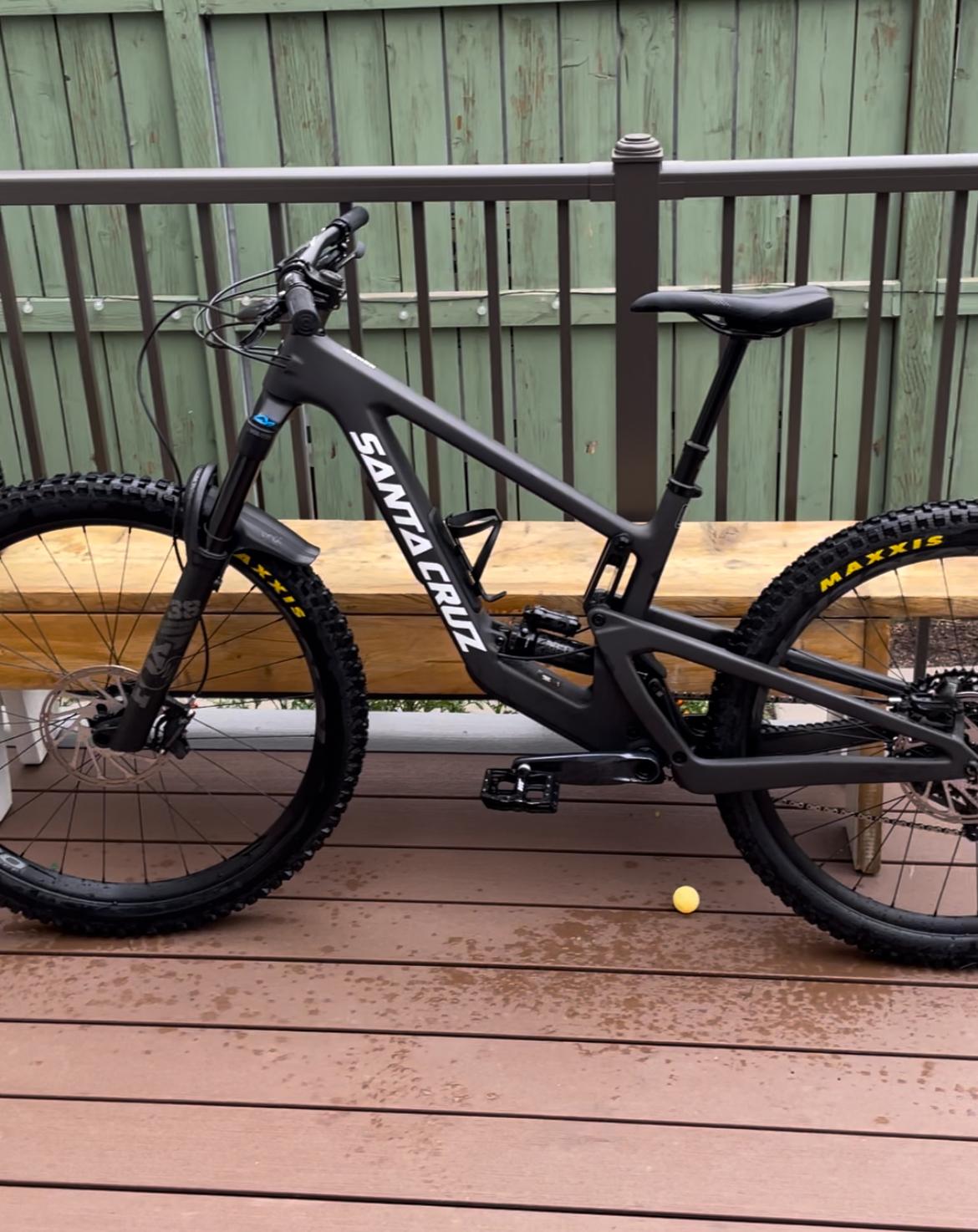 2023 Santa Cruz nomad Black