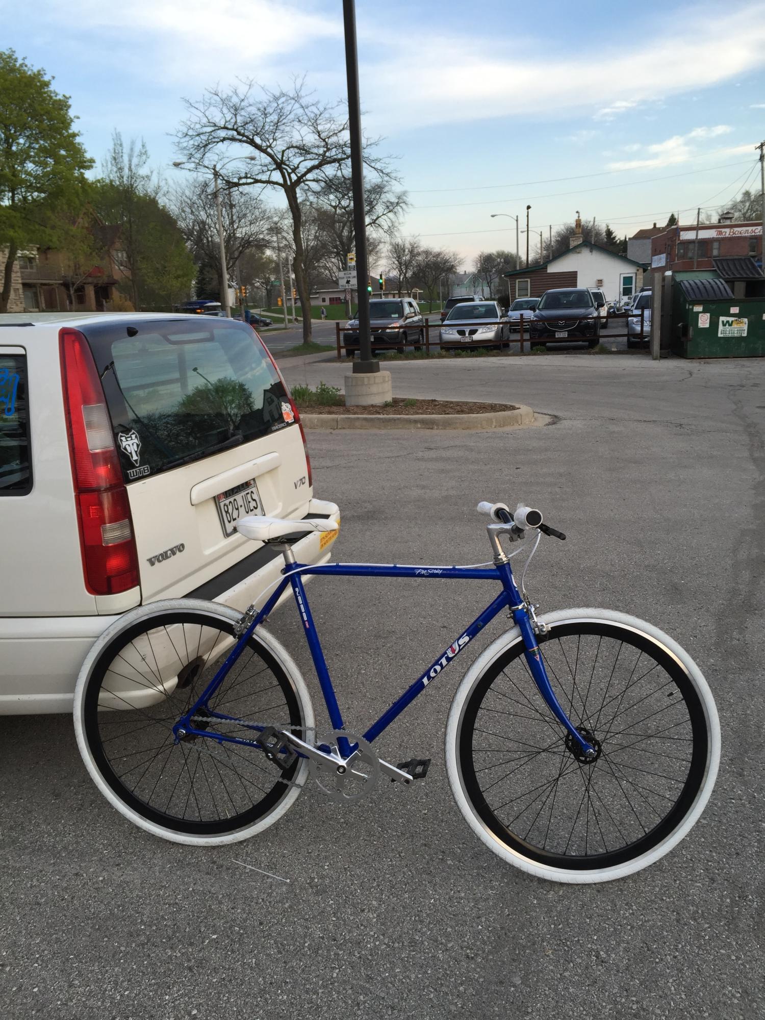 1985 Lotus Pro Series 2000R Blue