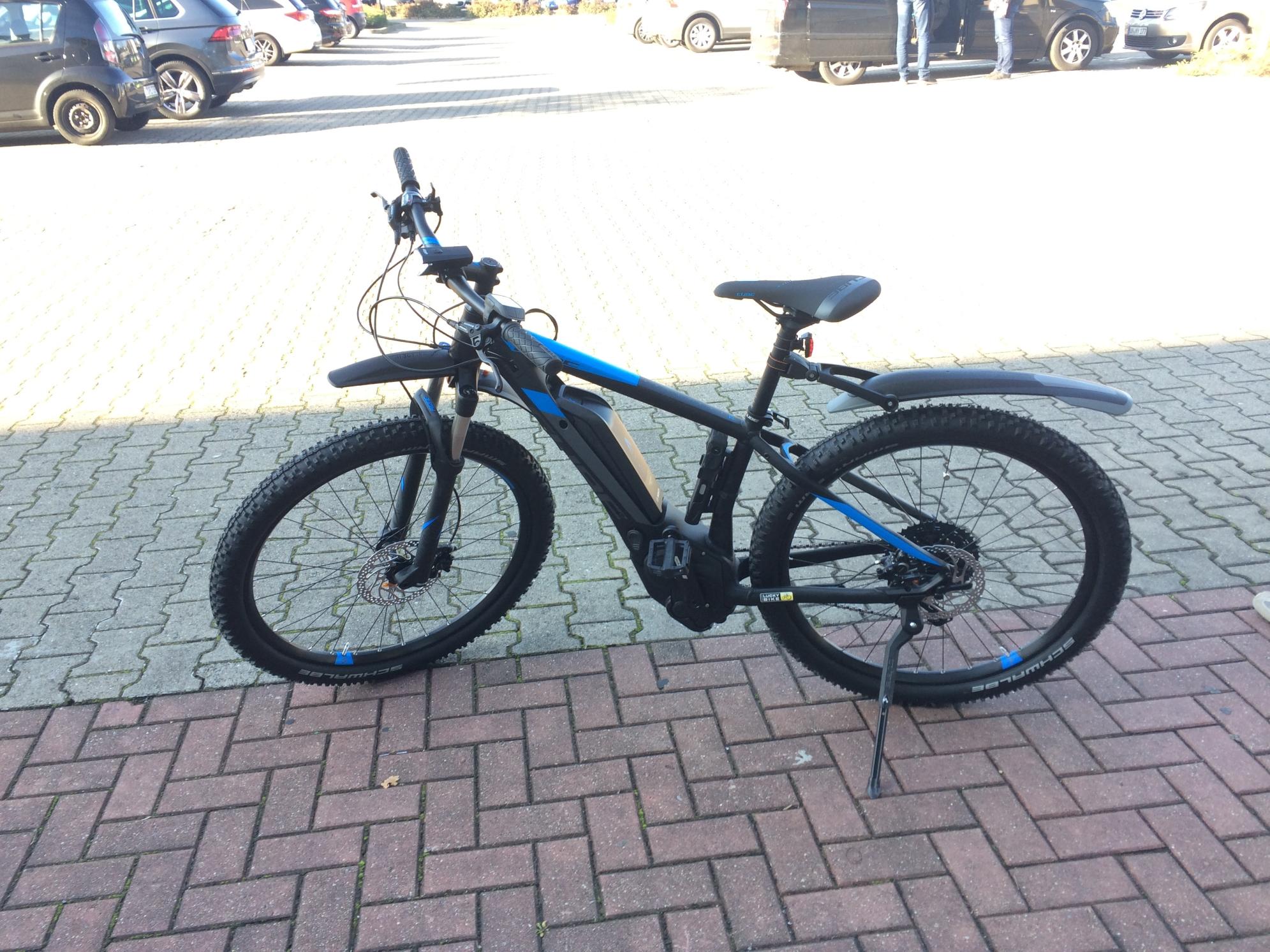 2018 Cube Cube Reaction Hybrid Race 500 27,5 Black and Blue