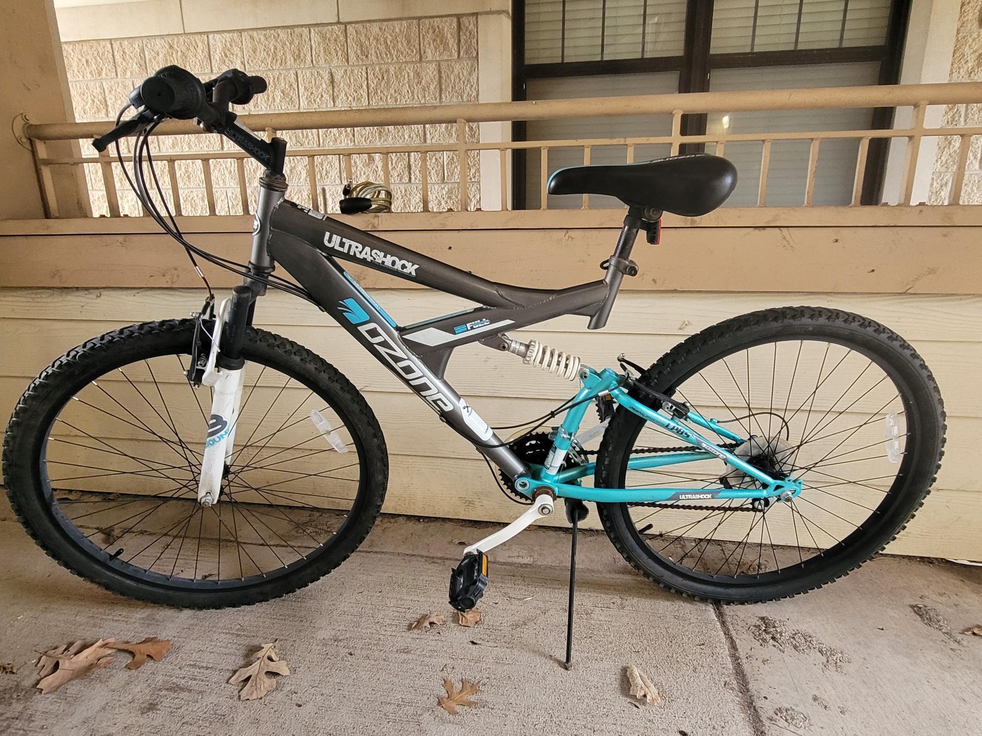 Ozone Ultrashock Silver, gray or bare metal, Teal, and White