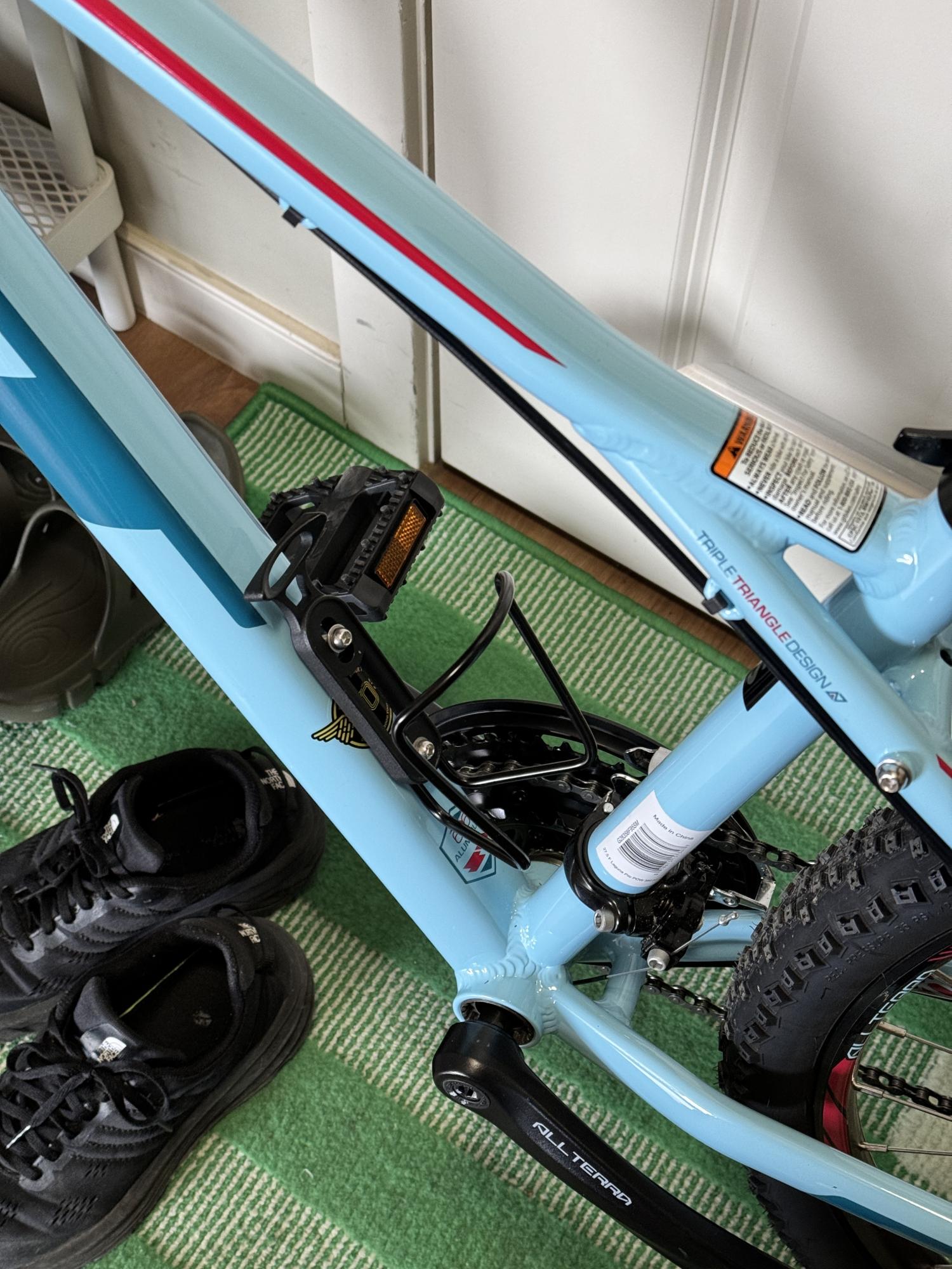 GT Bicycles G28358F95SM Blue