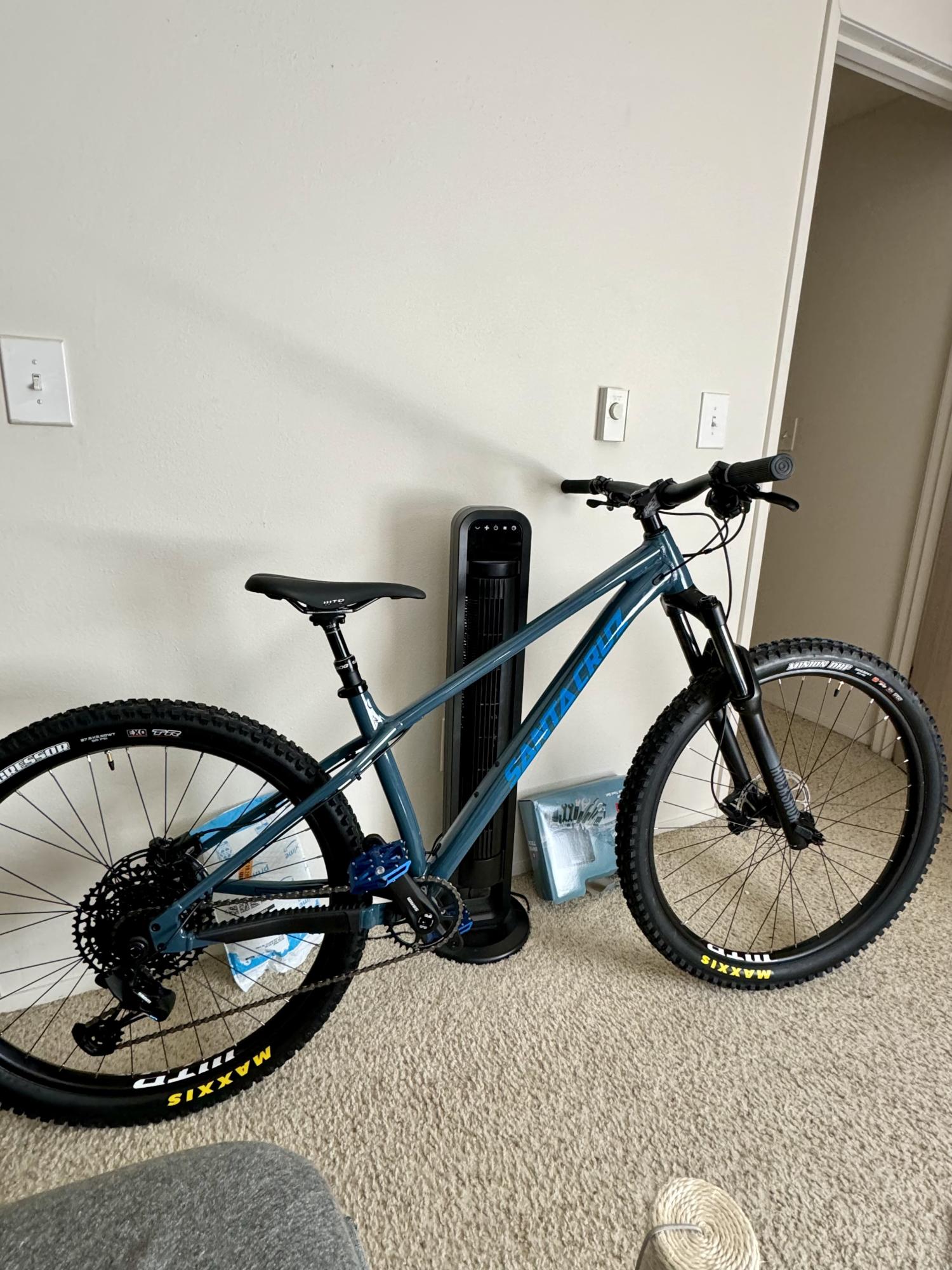 2022 Santa Cruz Chameleon Blue