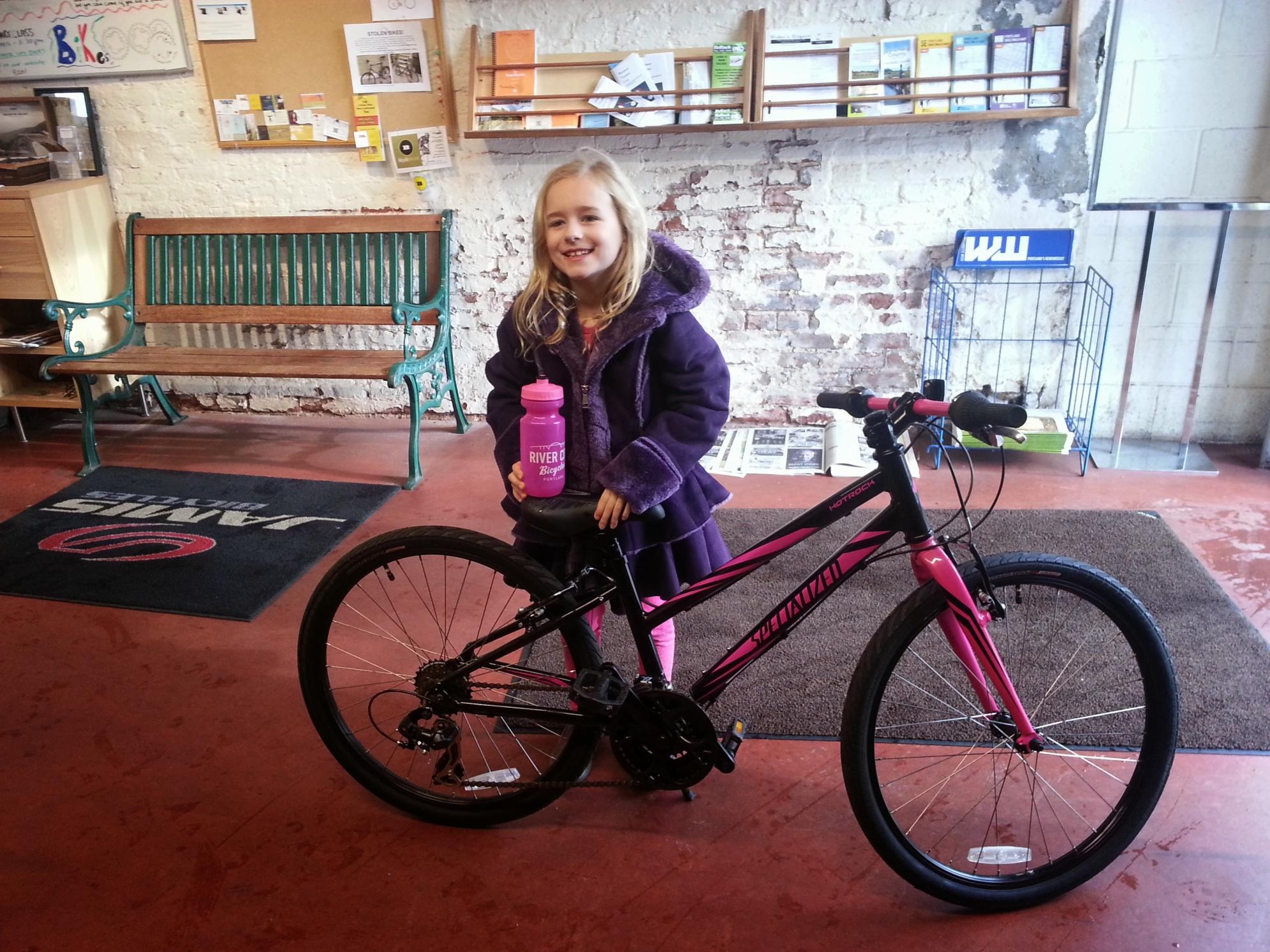 2014 Specialized Hotrock 24 21-speed Girls Black and Pink