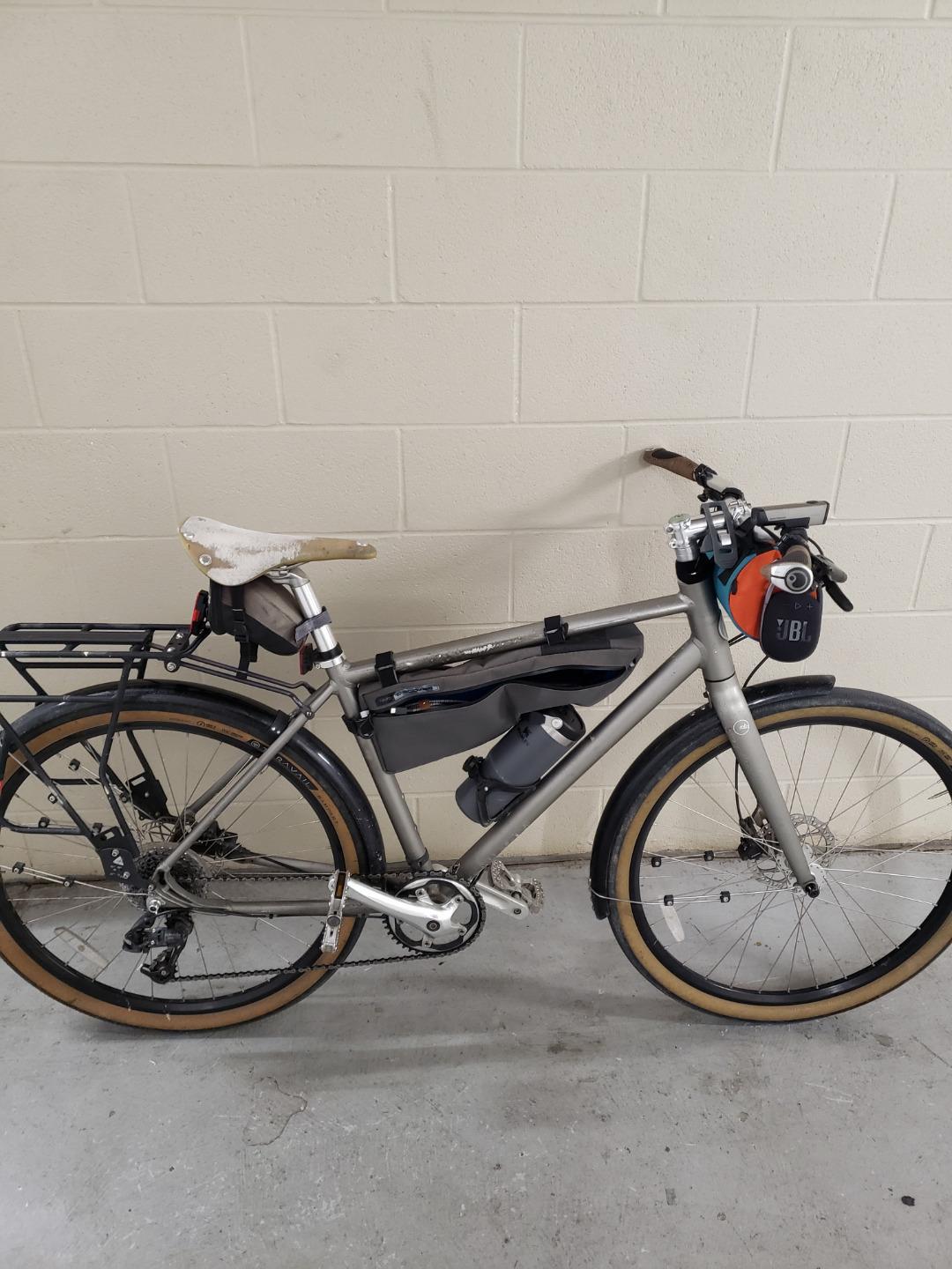 Roll Bicycle Company Aluminum frame Silver, gray or bare metal