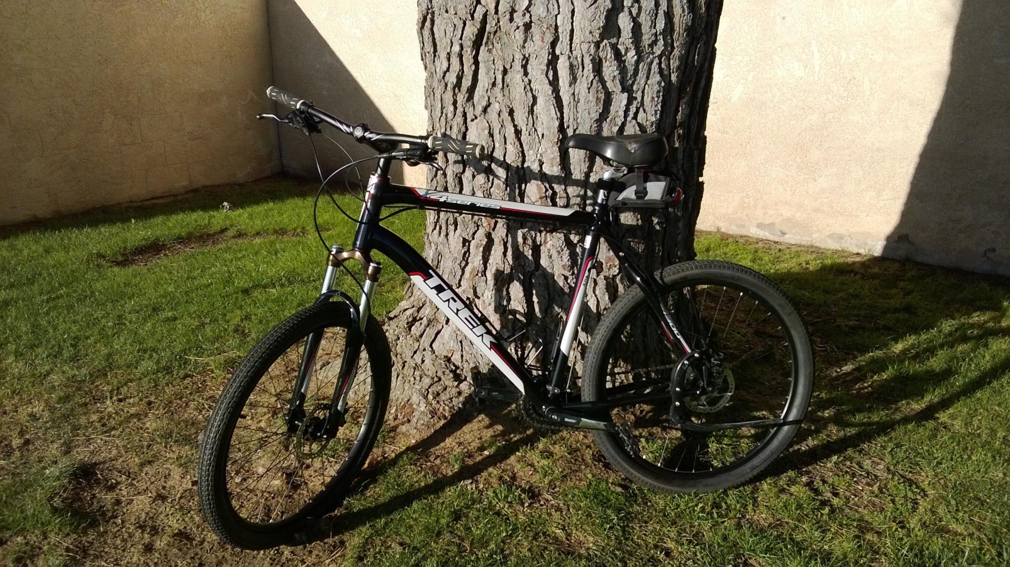 2011 Trek 4300 Disc  Black