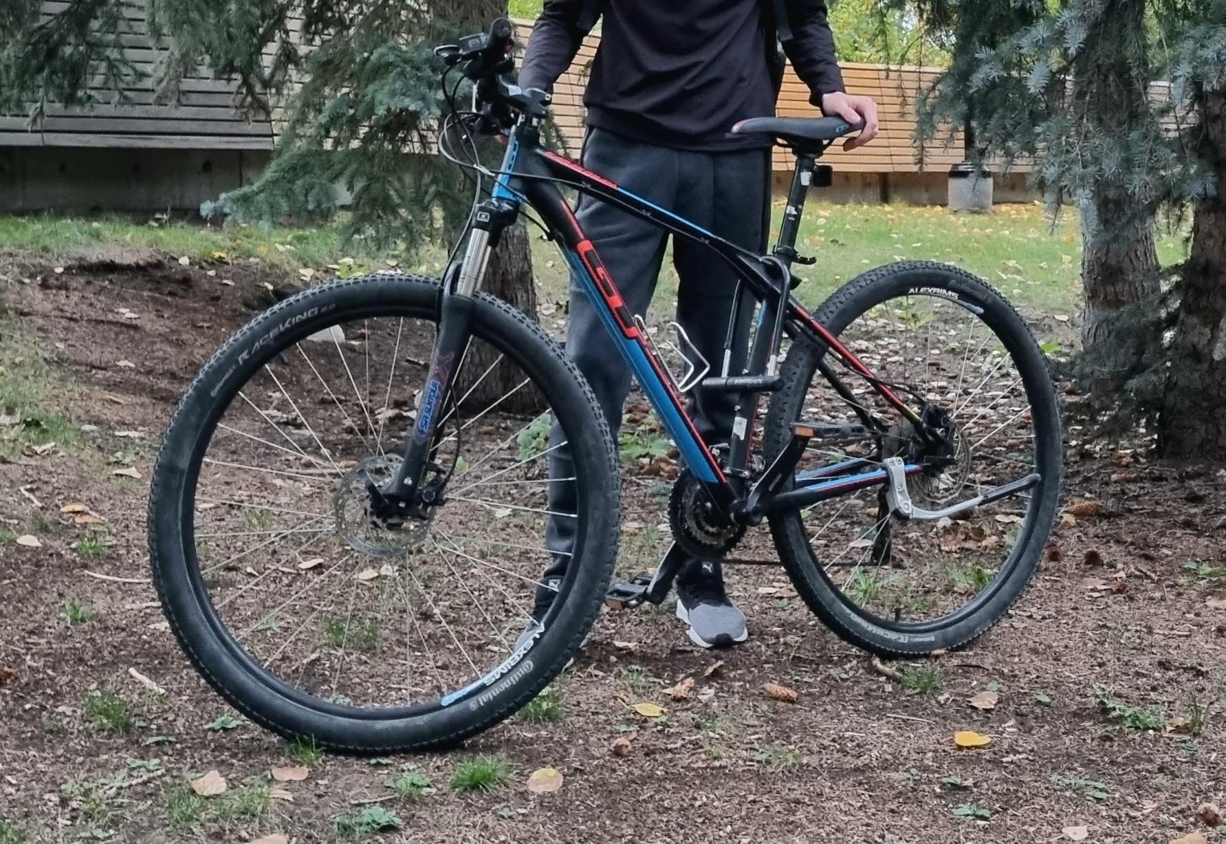 GT Bicycles Karakoram Mountain Bike Black