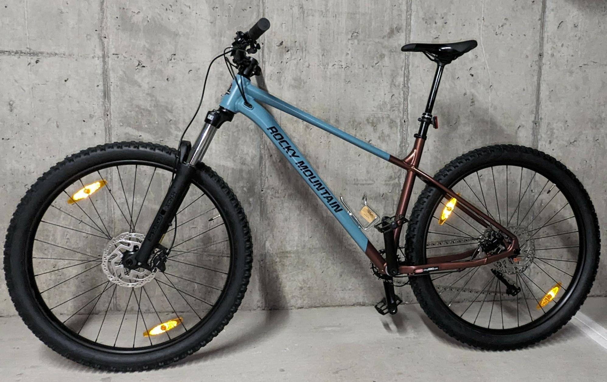 2023 Rocky Mountain Bicycles Growler 20 Teal and Red