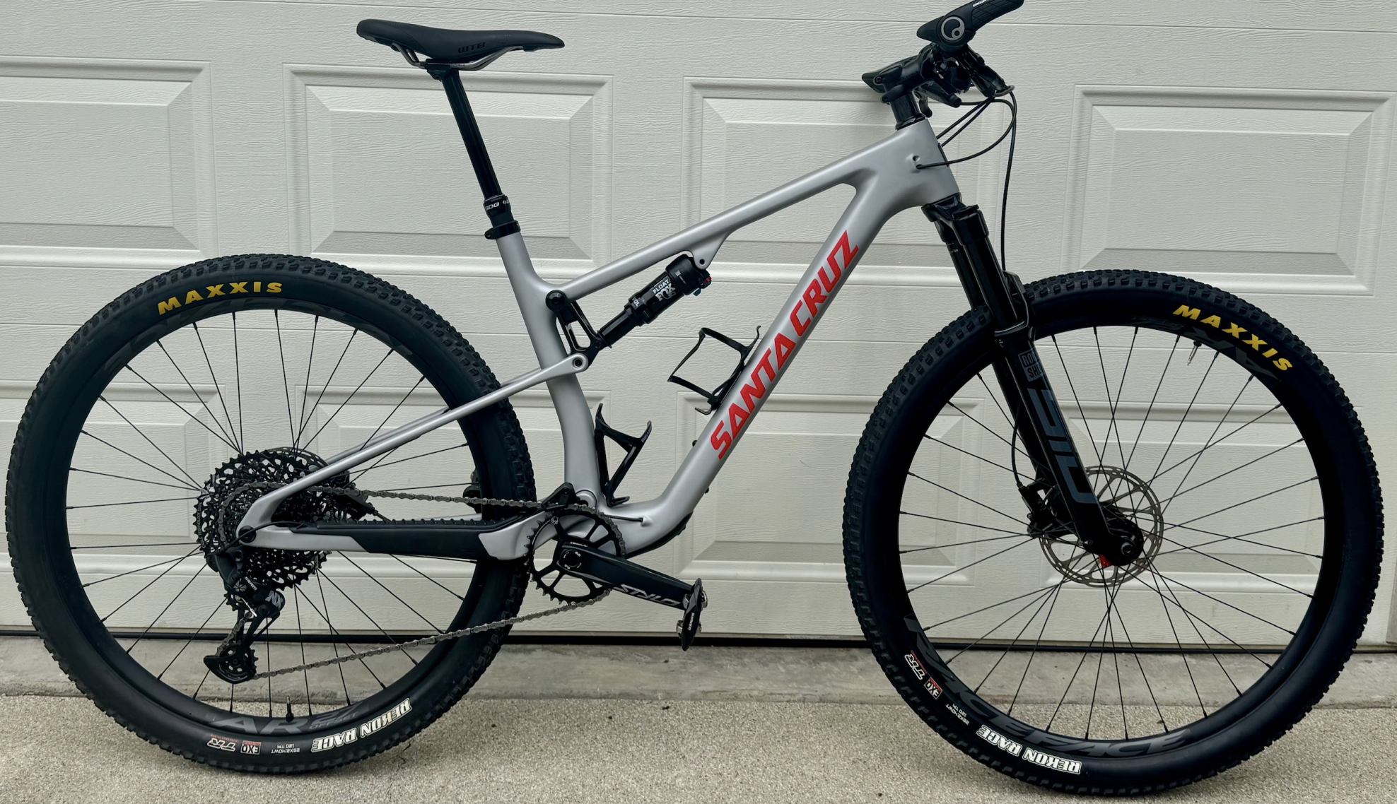 2024 Santa Cruz Blur Silver, gray or bare metal