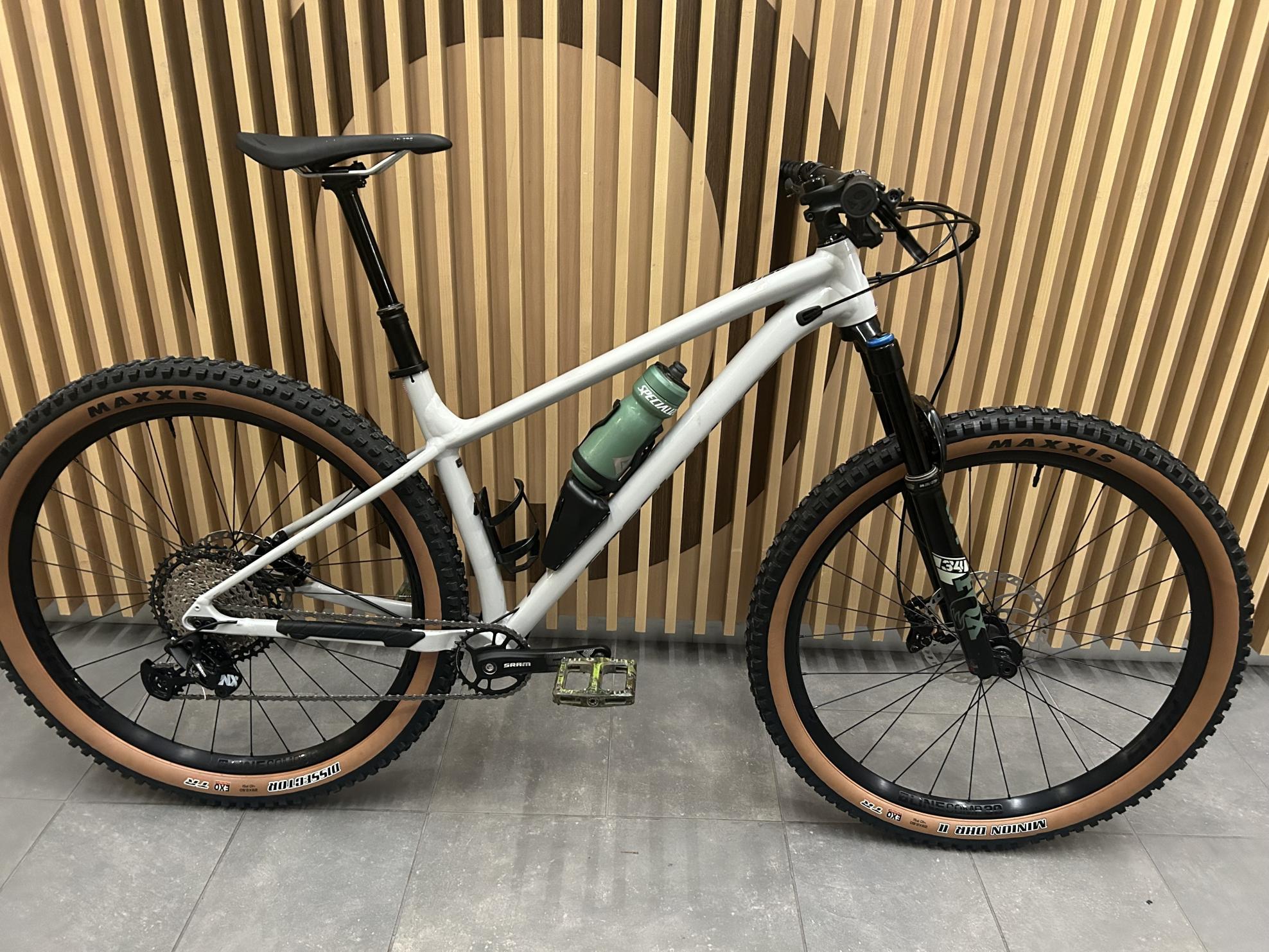 2020 Specialized Fuse Silver, gray or bare metal