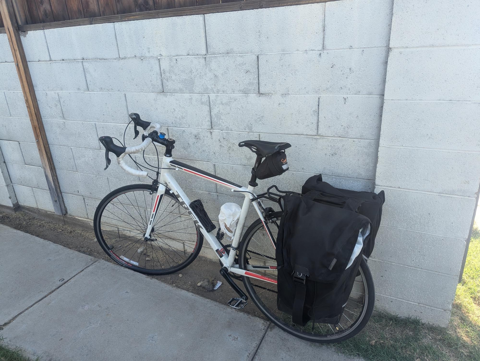 2010 Trek 1.1 White