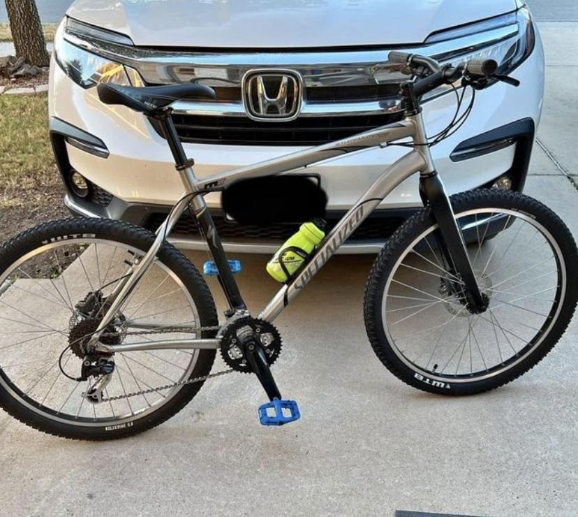 2009 Specialized Stumpjumper Silver, gray or bare metal