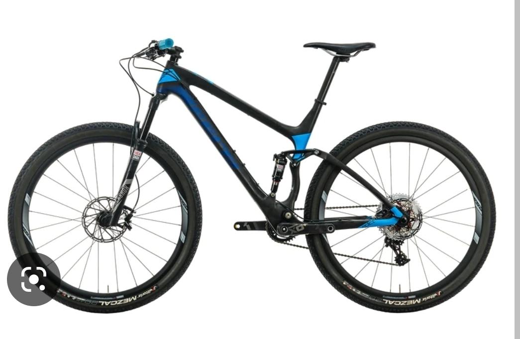 2017 Felt edict 1 Black and Blue