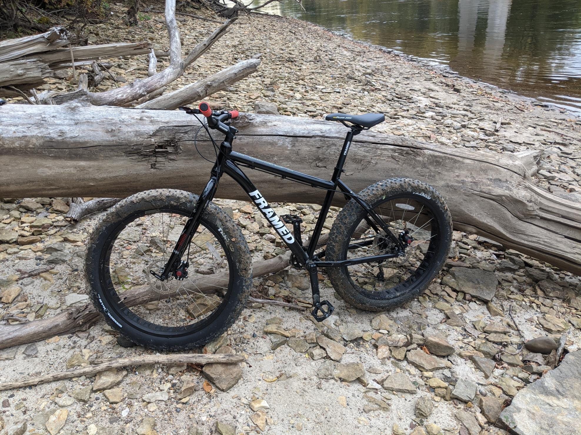 2020 FRAMED Framed Black