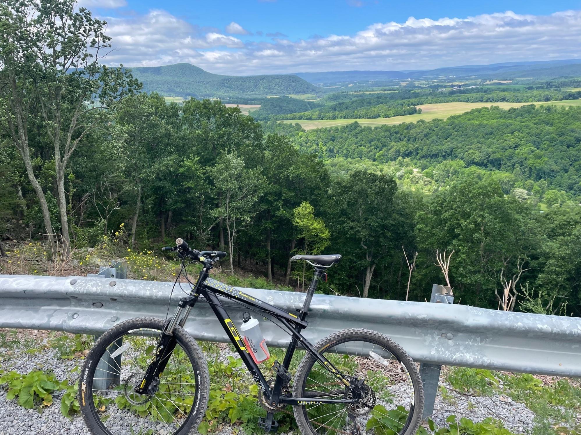 2012 GT Bicycles Avalanche 3.0 Black and Green