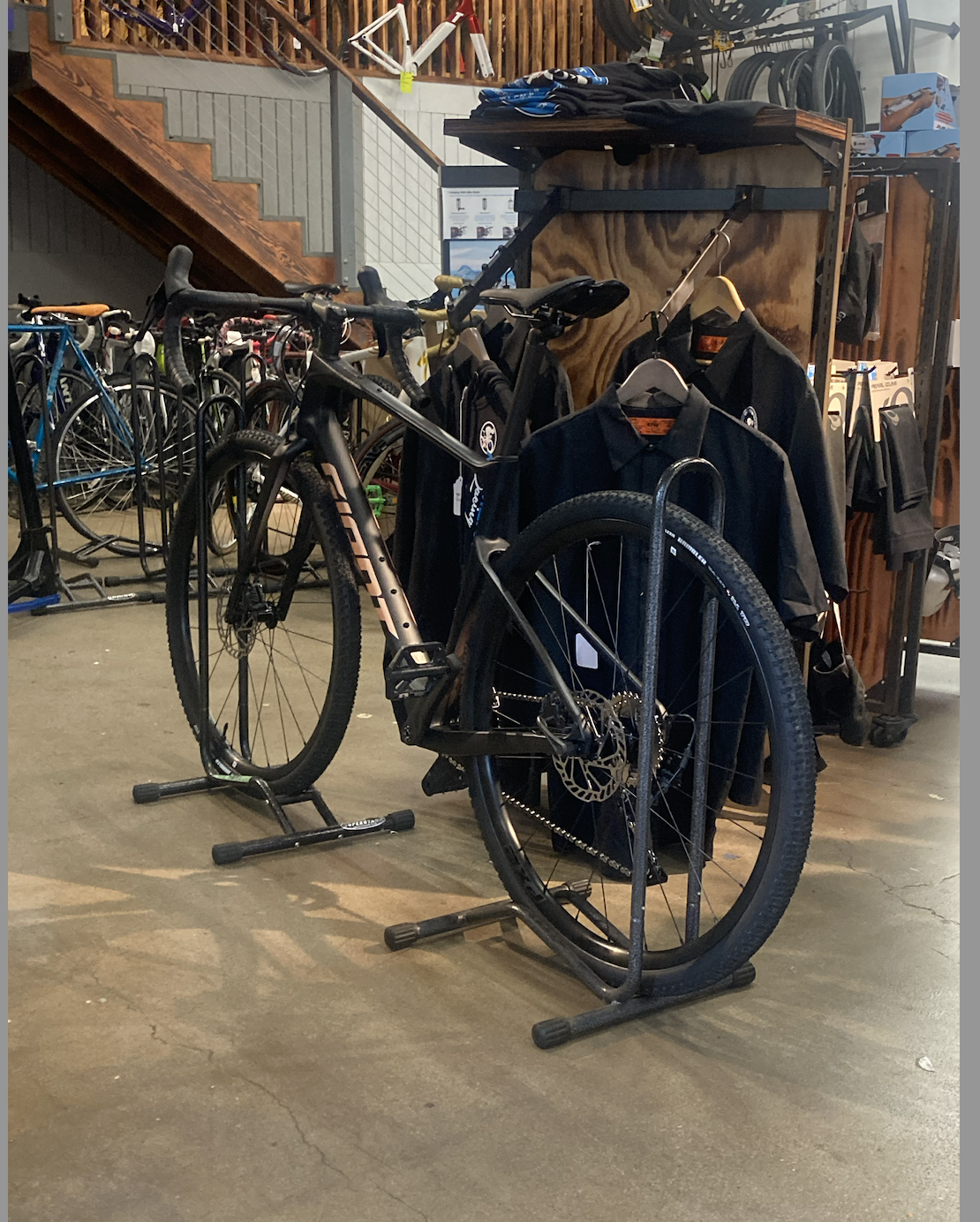 2023 Giant Revolt Advanced 3 Black