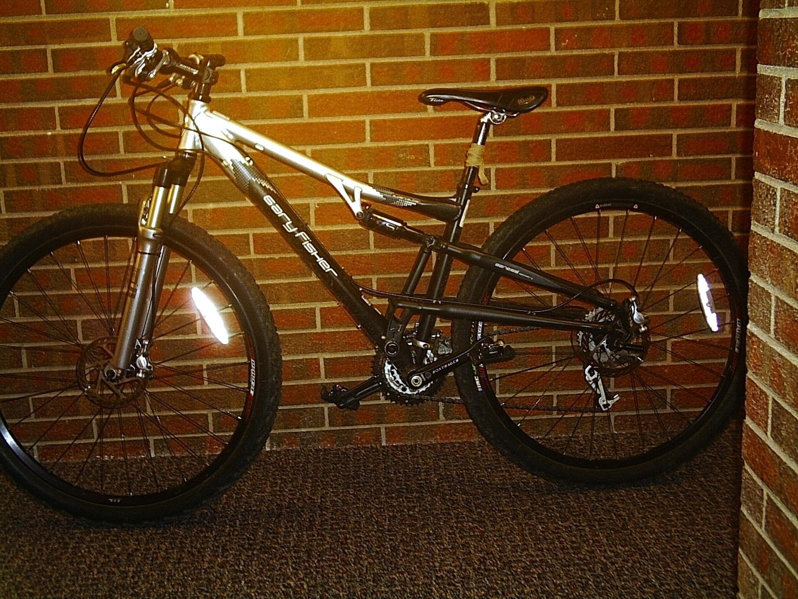 2006 Gary Fisher Supercaliber 29 Silver or Gray