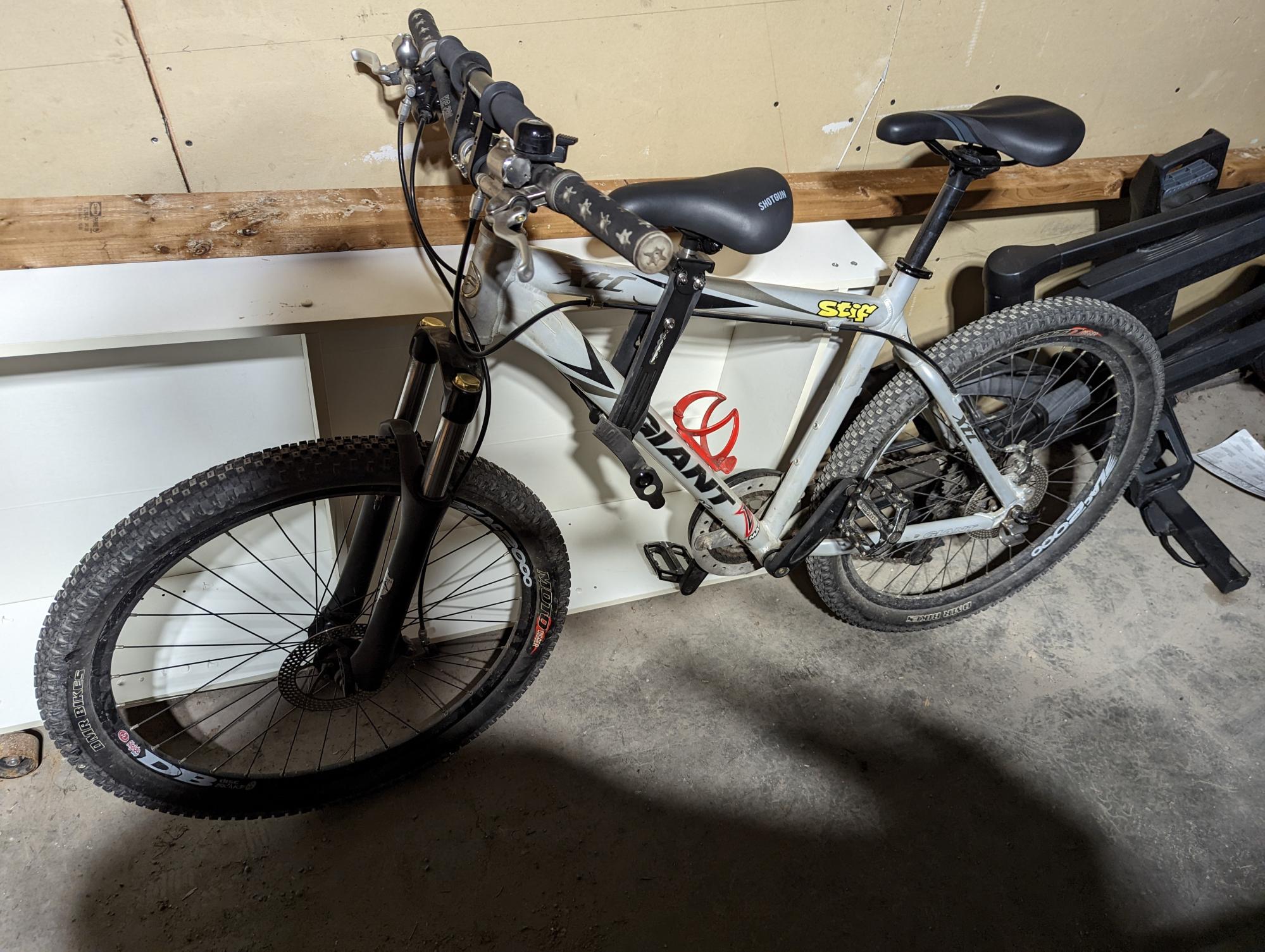 2005 Giant XTC 4 Silver, gray or bare metal