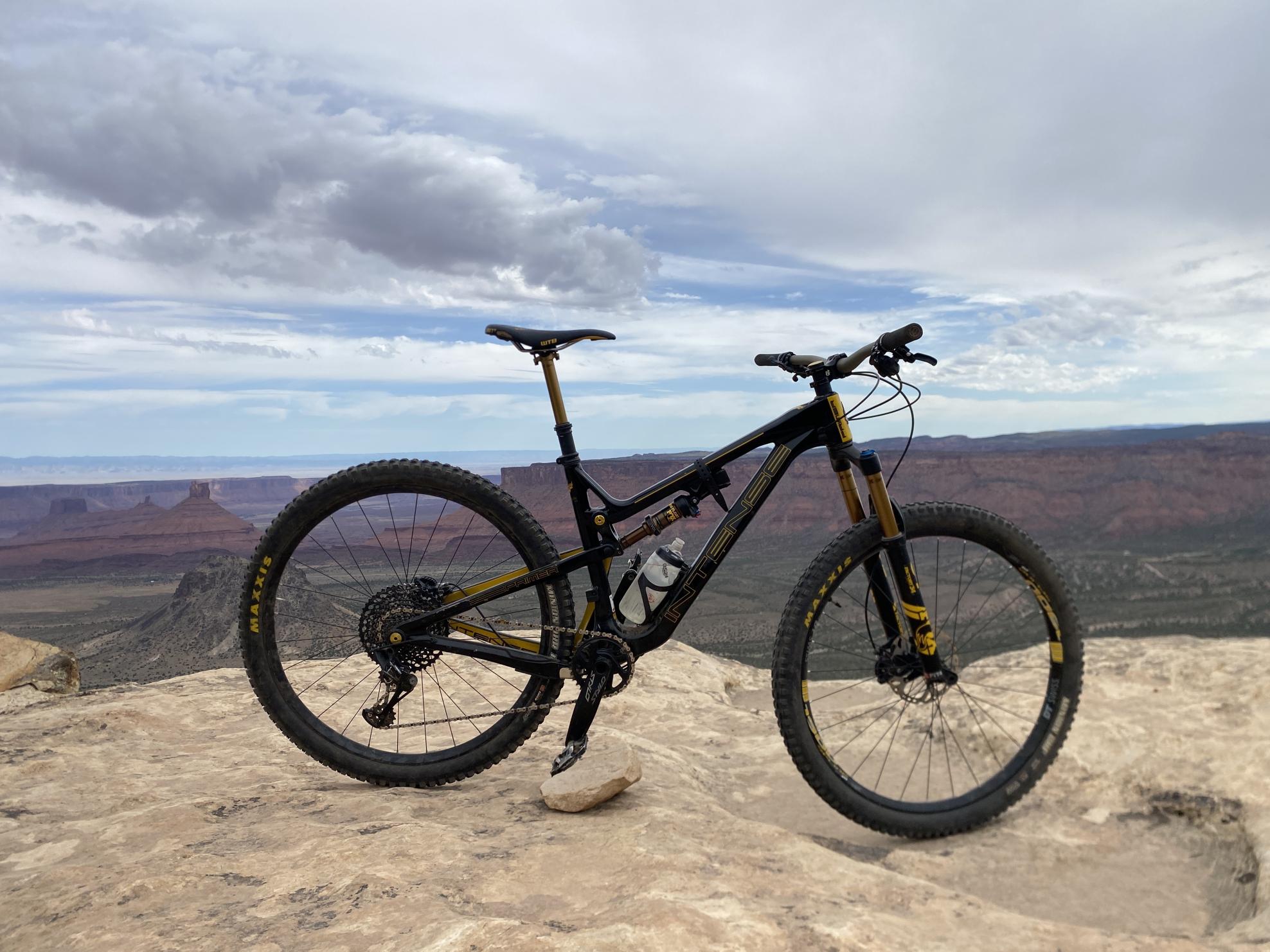 2018 Intense Primer, Bandit Edition Black and Yellow or Gold