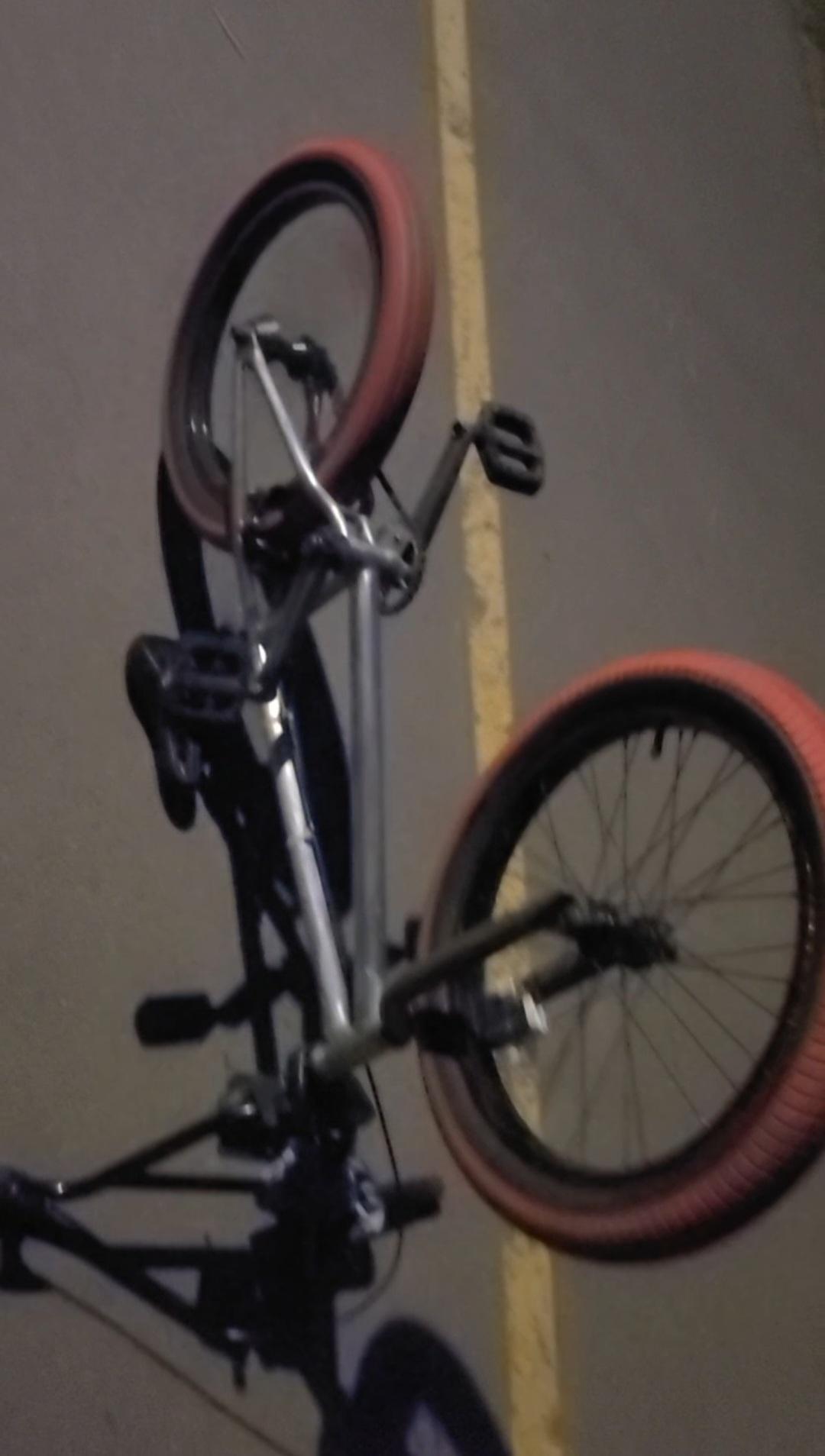 Cult Access Silver, gray or bare metal