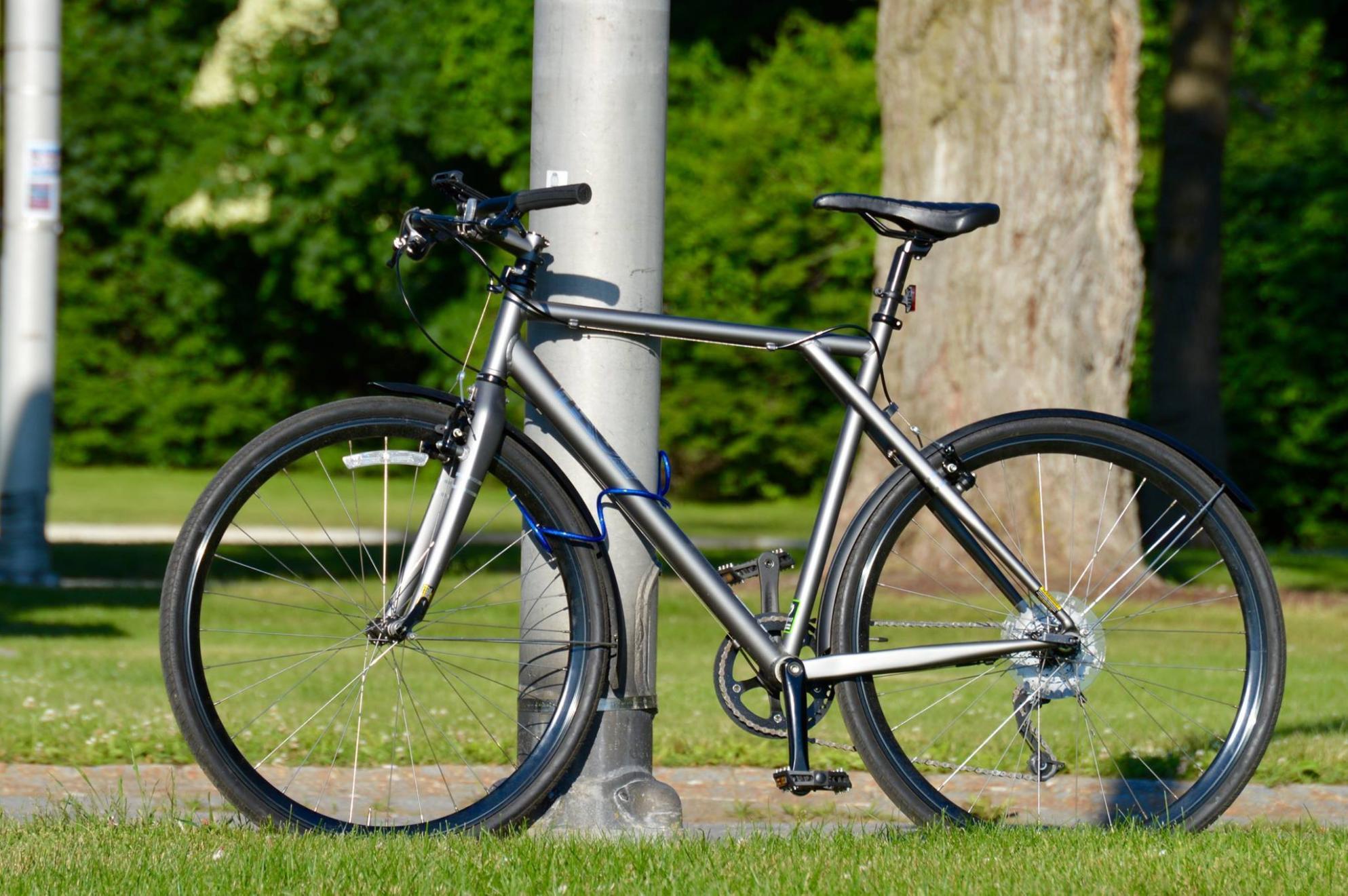 2015 GT Bicycles Speedball Silver or Gray
