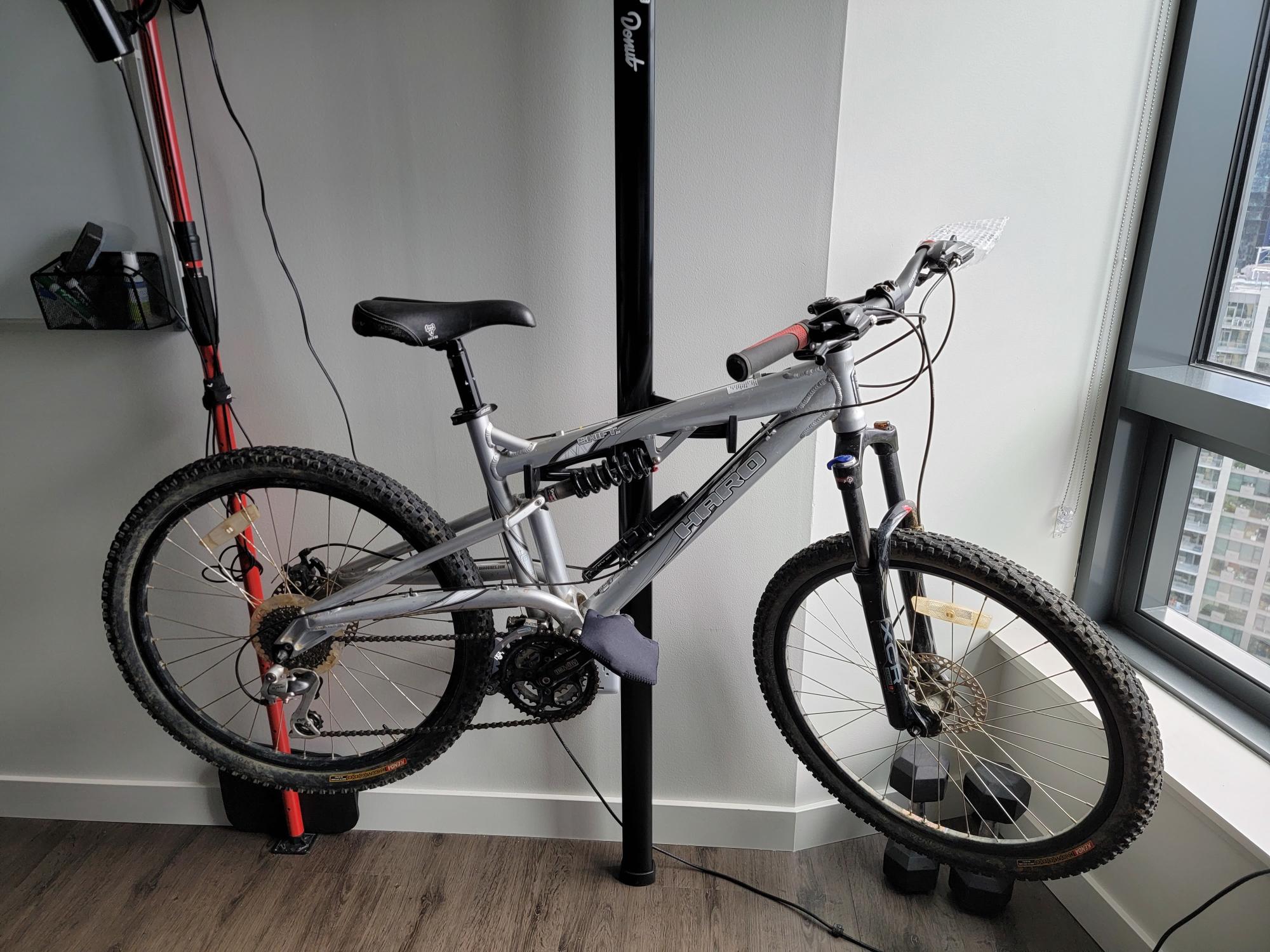 2011 Haro Shift R1 Silver, gray or bare metal