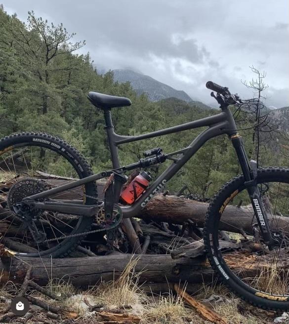 2023 Specialized Status 160 Green