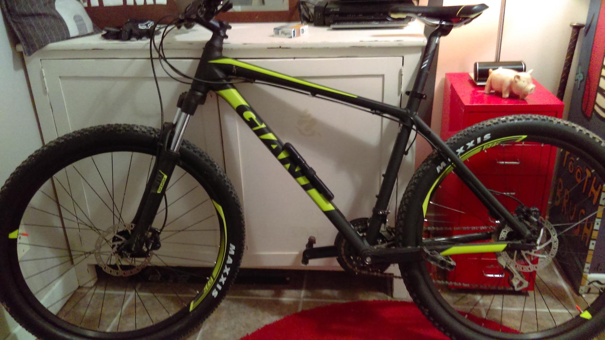 2017 Giant Talon 3 Black and Green