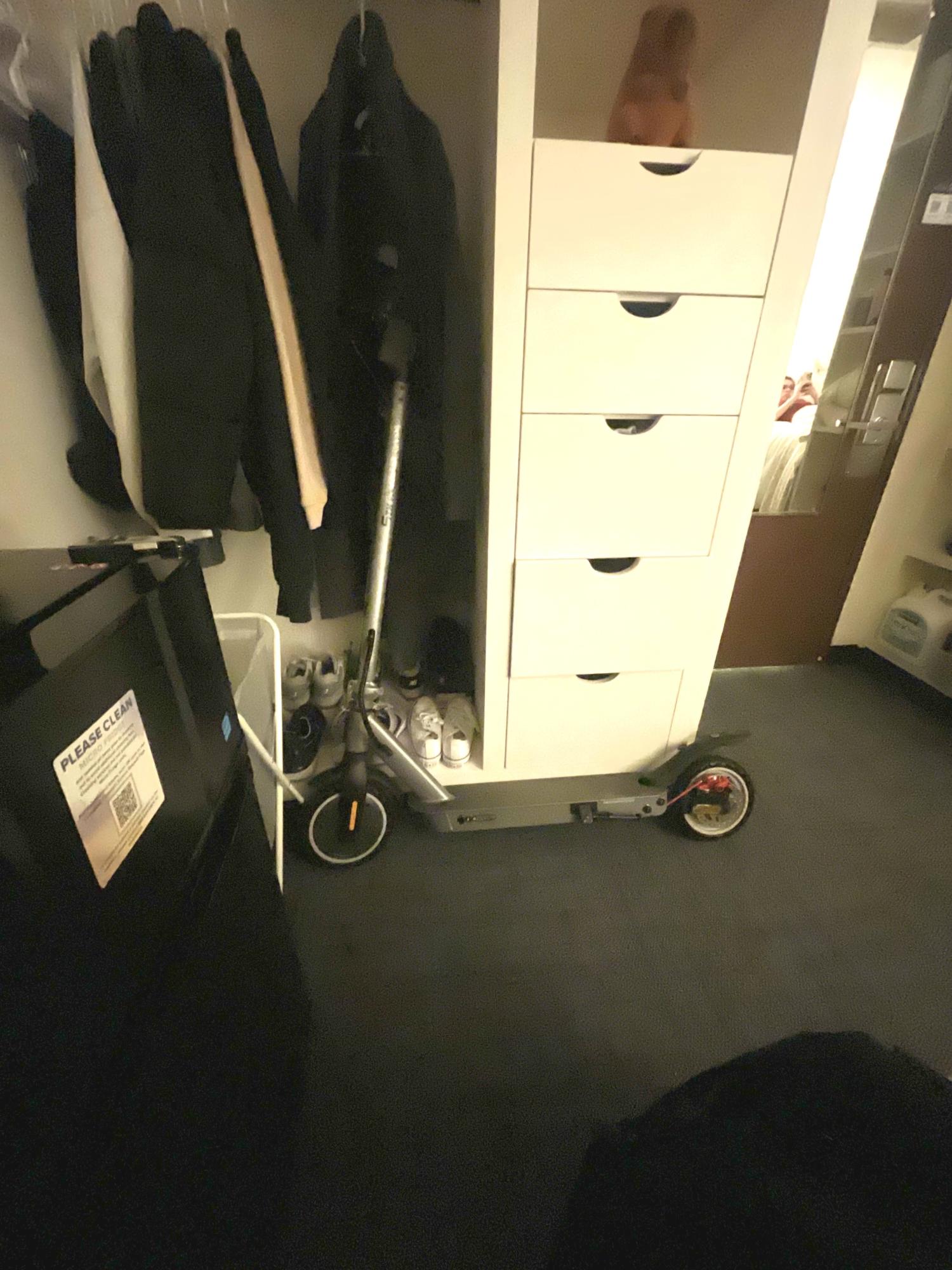 5th Wheel Scooter Light weight, aluminum alloy frame e-scooter Black