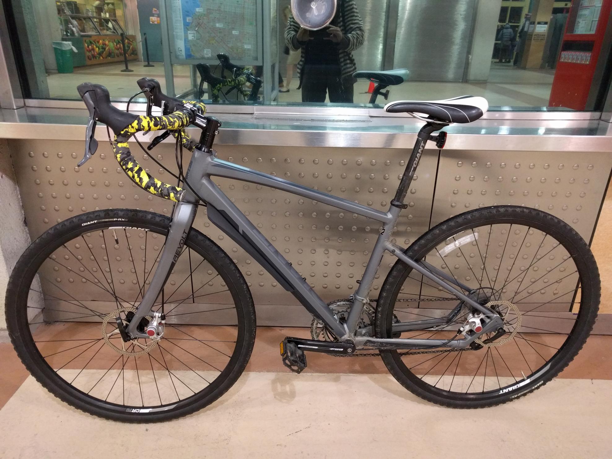 2012 Giant Revolt 2 Silver or Gray