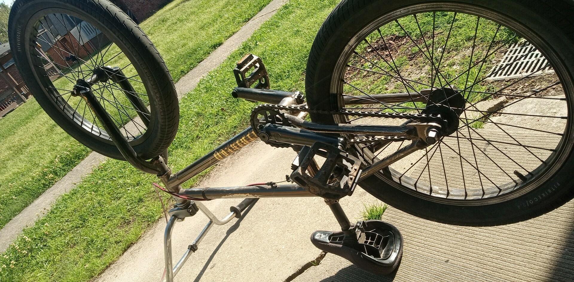 Fit bike Co. Bmx Silver, gray or bare metal