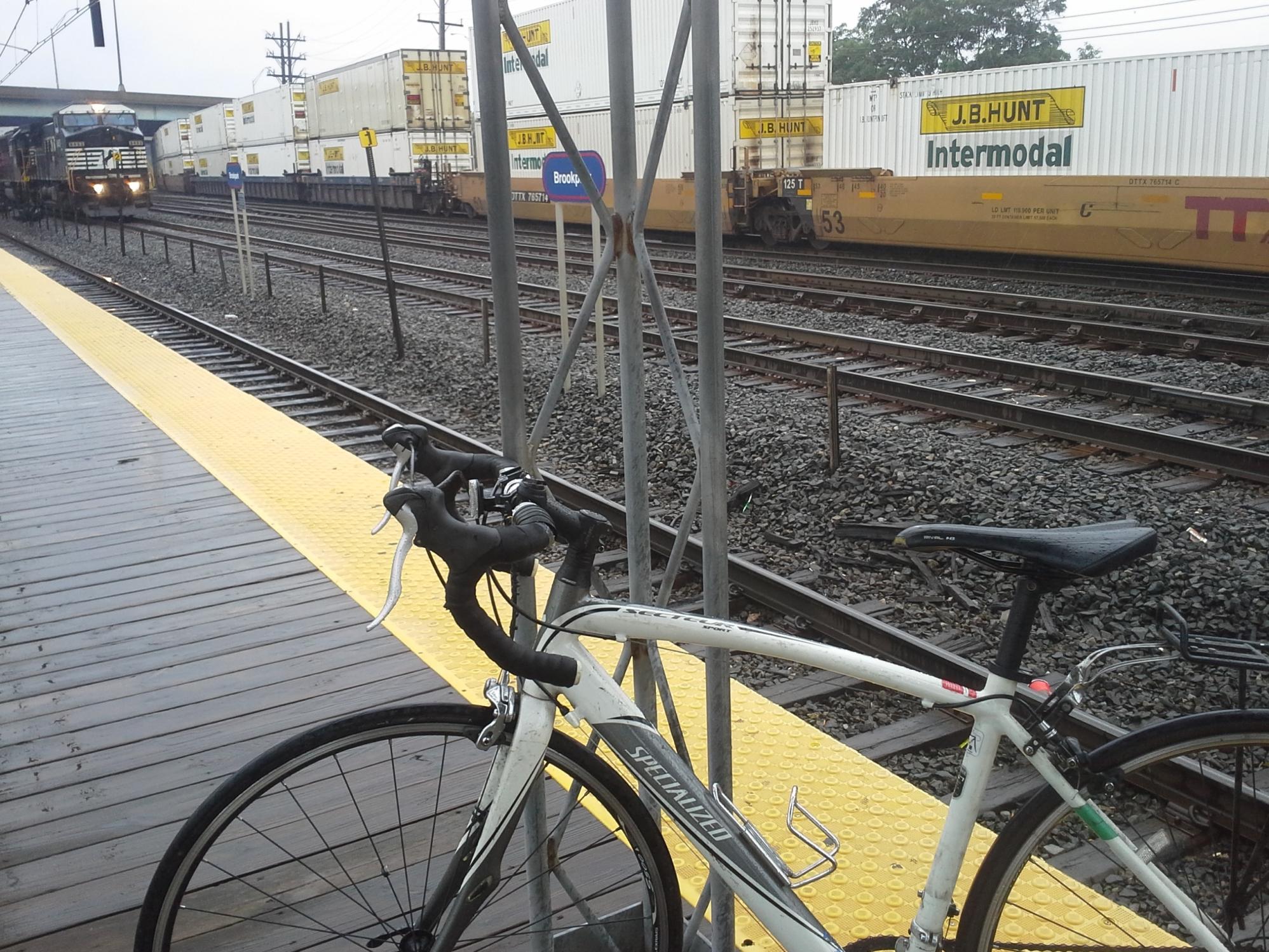 2010 Specialized Secteur Sport Compact  White