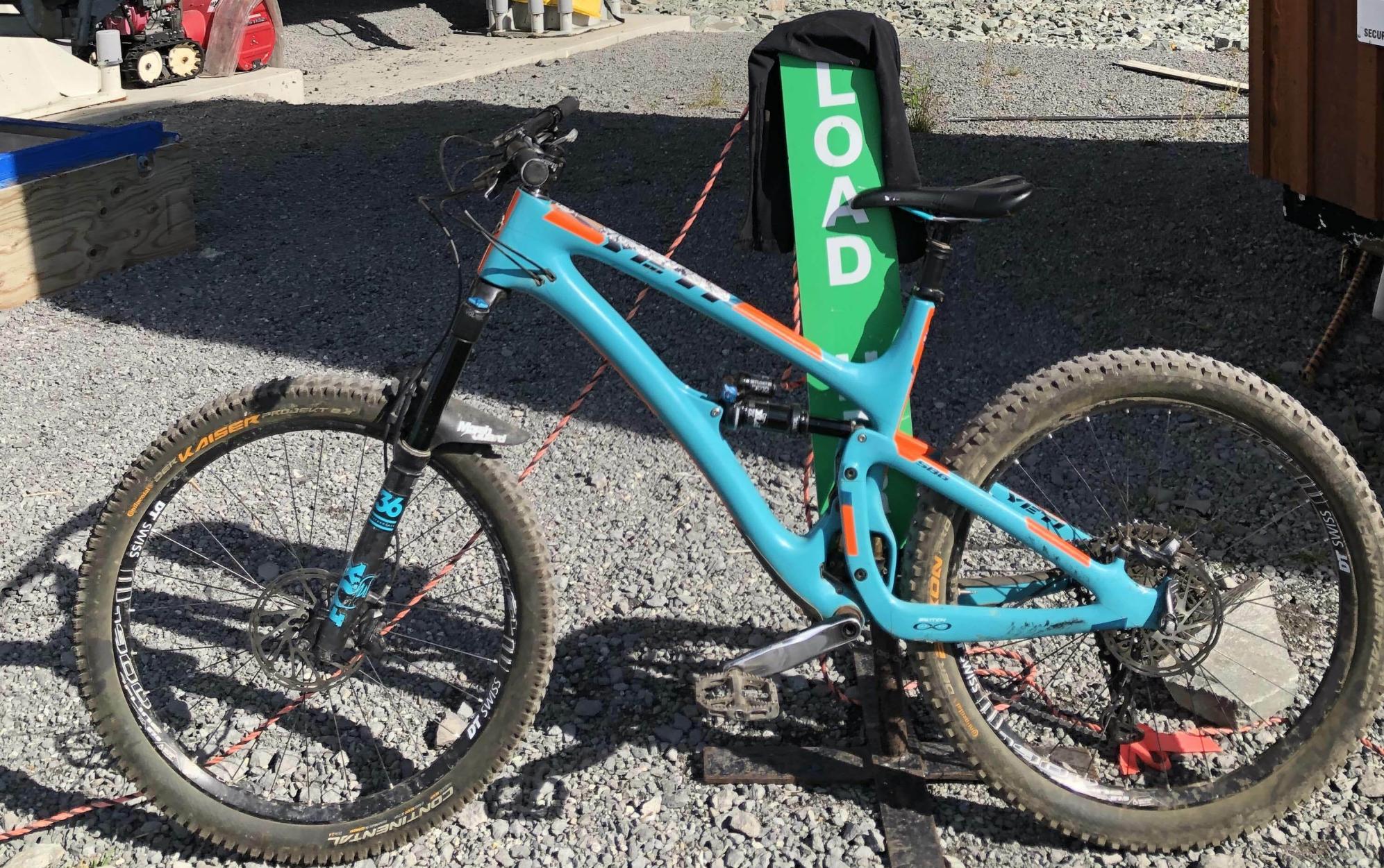 2018 Yeti SB6 Blue
